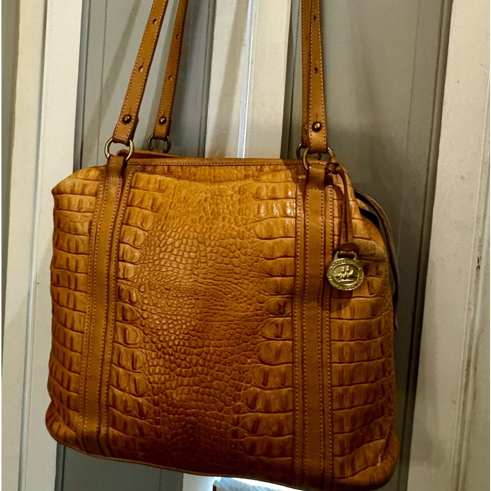 Beautiful Cream Brahmin Alligator Bag!